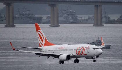 Empresa diz que concorrente estaria tentando adquirir parte da frota, além de contratar pilotos e desencorajar compra de bilhetes - Foto: SERGIO MORAES/REUTERS