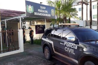 O PM foi detido por agentes da Polícia Civil, depois que a garota fez a denúncia - Foto: Reprodução