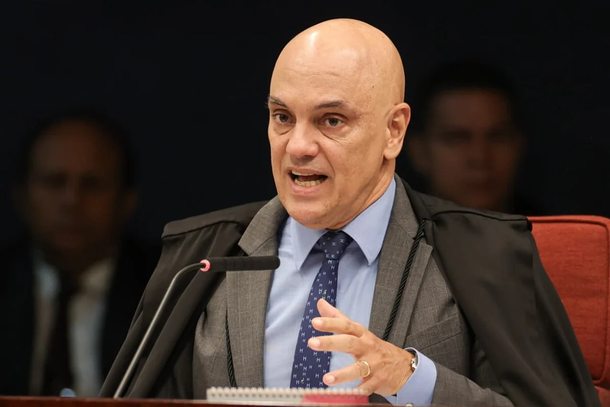 Associações criticam busca e apreensão de Moraes contra jornalista